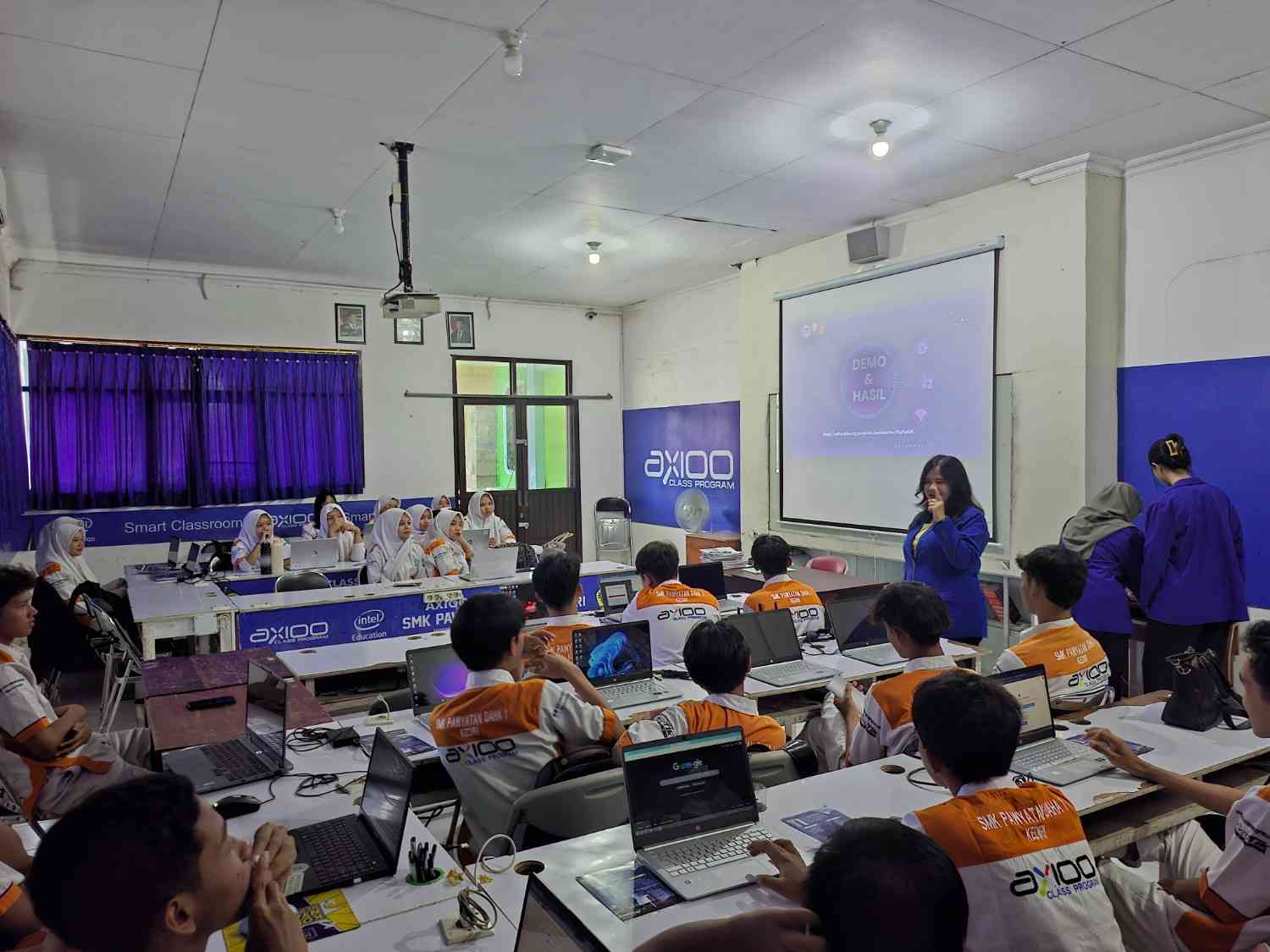 GOES TO SCHOOL BATCH 2